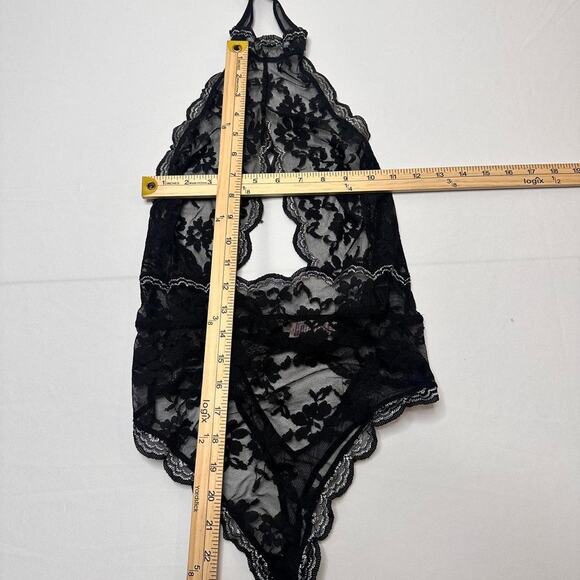 Victorias Secret Bundle  Size Medium Black With Pink Poka Dot With V Embroidered - Picture 7 of 8